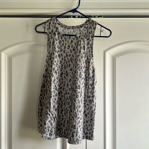 Old Navy Active Go Dry tank, gray leopard